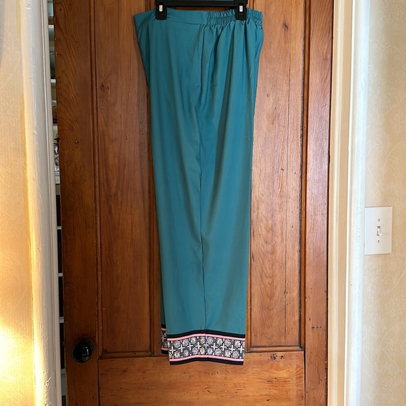 Casual pant set - Picture 2 of 3